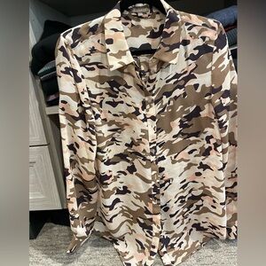 LILLA P camo blouse EUC size  M